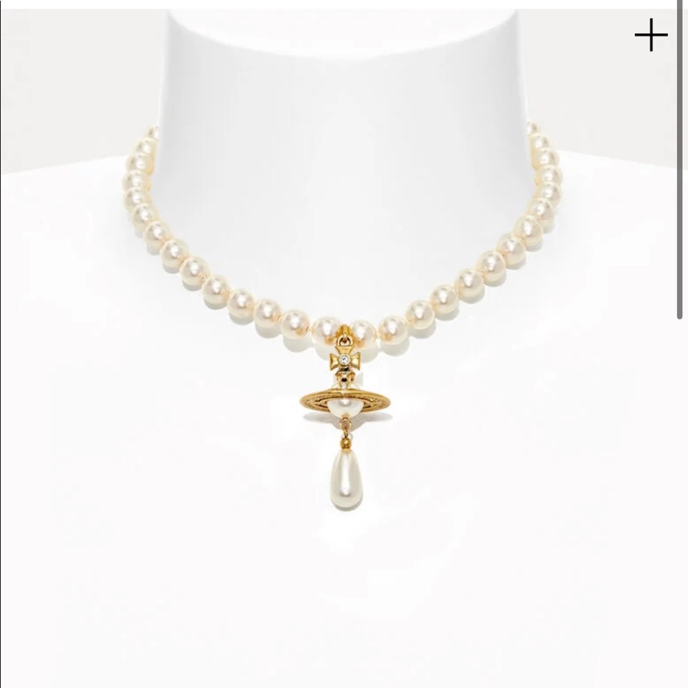 SOLDVivienne Westwood one row drop pearl necklace